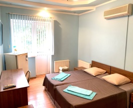 Двухместный номер Standard с балконом двуспальная кровать в Москвичка