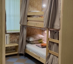 Отдельный шестиместный номер в Nice hostel