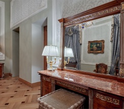 Люкс Императора с видом на Невский проспект в Taleon Imperial Hotel