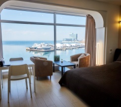 Комната улучшенная с двуспальной кроватью (Вид на море) Sea View Superior by Vvo в Sea view apartments