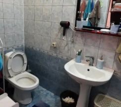 Четырёхместный номер Comfort с красивым видом из окна (общая ванная комната) в У Моря