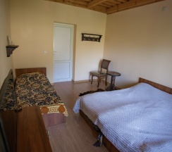 Номер стандартный для троих в Салта