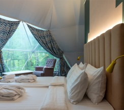 Глэмп в New Riga Village