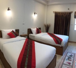 Двухместный номер Standard 2 отдельные кровати в Maesot Siri Hotel