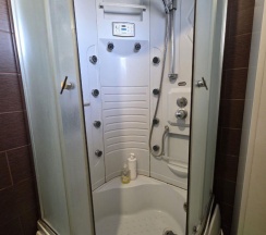 Комната стандарт с 2 односпальными и 1 двуспальной кроватью в ЭтноДом Тюрк