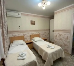 Двухместный номер Комфорт на первом этаже 2 отдельные кровати в Александра