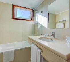 Номер Standard с видом на воду в Belver Beta Porto Hotel
