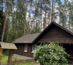 Шестиместный коттедж с 3 комнатами с красивым видом из окна в Аврора Country House