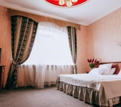 Номер полулюкс в Bridge hotel