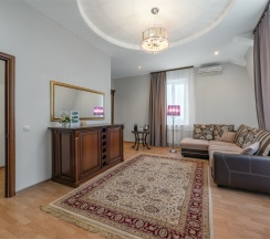 Люкс/Luxe Double Room (двухкомнатный номер с одной двуспальной кроватью) в Воронеж