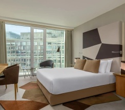 Двухместный номер Superior с красивым видом из окна двуспальная кровать в Room Mate Aitana, Amsterdam