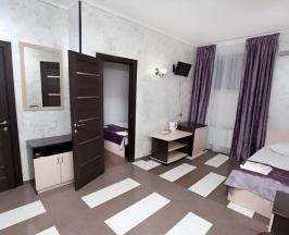 Семейный в Мон Ами