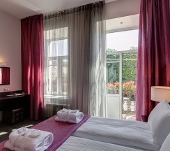 УЛУЧШЕННЫЙ НОМЕР С БАЛКОНОМ в Mary hotel