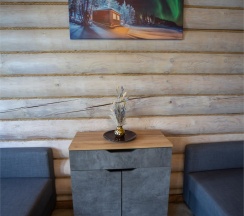 Домик на берегу озера в Огни Имандры