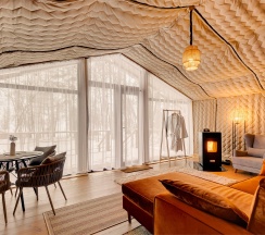 Лодж "Лесной" с террасой и огромными панорамными окнами в Lembo