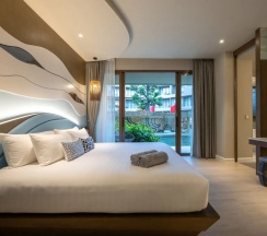 Двухместный полулюкс Pool Access 1st Floor с балконом двуспальная кровать в Отель Metadee Concept Hotel