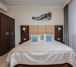 Номер стандарт улучшенный с 1 двуспальной кроватью в Колибри