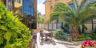 Адлер: Гостевой дом Белая Лилия