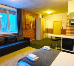 Полулюкс с двуспальной кроватью и диваном в Guest house Happy family