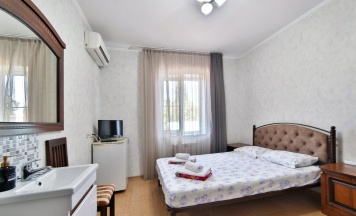 Двухместный стандарт с двуспальной кроватью в Черномор