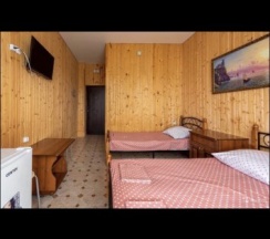 Трёхместный номер Superior с балконом в Mari