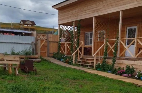 пос. Хужир: Гостевой дом Пилигрим