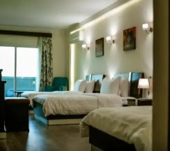 Трёхместный номер Deluxe с видом на пирамиды в Pyramid Edge Hotel & Exclusive Pyramids View Rooftop