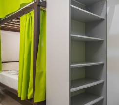 Женский четырехместный номер (Верхнее) в Sunny Sochi Hostel