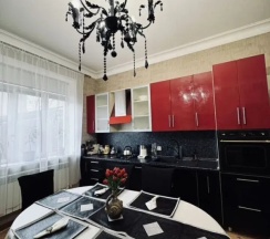 Шестиместные апартаменты с балконом в Гостевой дом