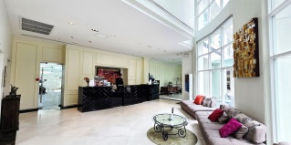 Бангкок: Апартаменты The Bless Hotel and Residence