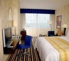 Двухместный номер Deluxe двуспальная кровать в Renaissance by Crystall