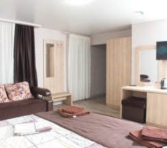 Стандартный улучшенный номер на третьем этаже в Золотая рыбка