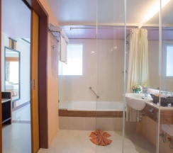 Номер Executive с балконом в Asia Cha Am Hotel