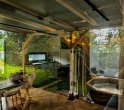 Box House в Дом Слон