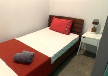 Кровать в общем номере в Sleep Sheep Phuket Hostel SHA