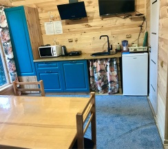 Шале 2. Четырёхместный номер комфорт с видом на лес в Белый волк