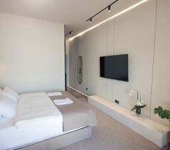 Трёхместный номер Standard с балконом и с красивым видом из окна в 4 Rooms