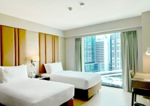 Двухместный номер клубный Premier 2 отдельные кровати в Ramada by Wyndham Bangkok Sukhumvit 11