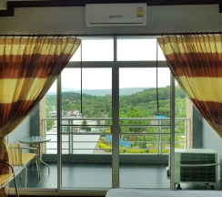 Двухместный номер Deluxe c 1 комнатой с видом на горы двуспальная кровать в Breeze Hill Hotel