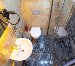 Трёхместный номер Deluxe в Blue Marina Hotel