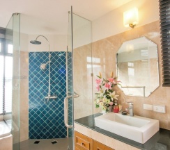 Номер Deluxe с балконом и с красивым видом из окна в Baan Huen Phen