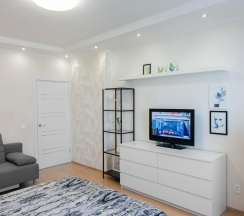 Апартаменты улучшенные Фрунзе,49 16 этаж в AntoninaApartments (АнтонинаАпартментс) на улице Крылова