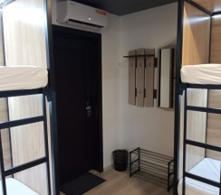 Общий мужской 10 местный номер нижние кровати в На Рубле