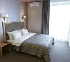 Люкс Комфорт (мини-бар включен) в SKY LUX HOTEL