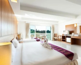 Трёхместный номер Family с балконом в Rawai Princess Hotel