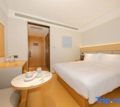 Двухместный номер Standard двуспальная кровать в Grand Asoke Suites Boutique Residence