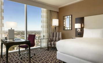 Двухместный люкс Fairmont Gold c 1 комнатой (двуспальная кровать) в Fairmont Austin