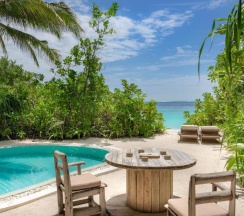 Двухместный люкс With Pool Crusoe двуспальная кровать в Soneva Fushi