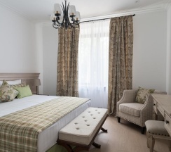 Номер люкс премиум в Аверон