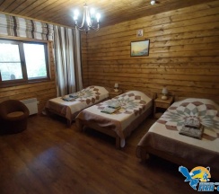 Трёхместный номер Standard с балконом в Фиш-клуб